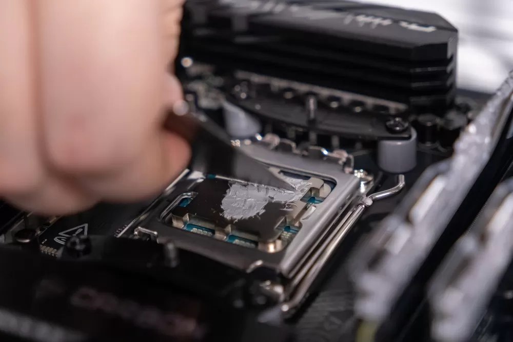 Even Application of Thermal Paste on CPU